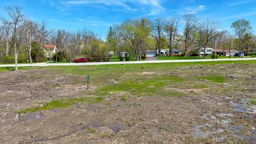 315 & 335 N St Mary's, Green Oaks, IL 60048