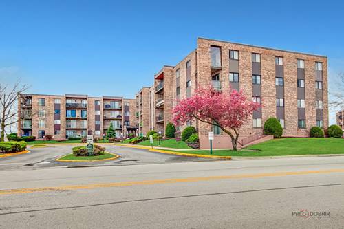 625 W Huntington Commons Unit 208, Mount Prospect, IL 60056