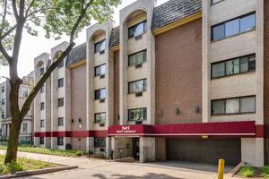 541 W Oakdale Unit 418, Chicago, IL 60657
