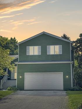 6 Crows Nest, Third Lake, IL 60030