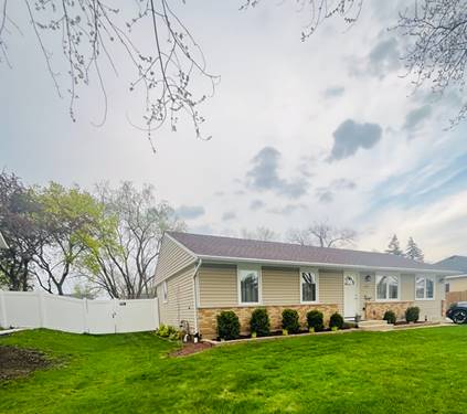 621 Hayward, Streamwood, IL 60107