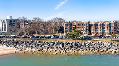 560 Sheridan Unit 2, Evanston, IL 60202