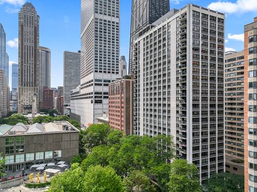 222 E Pearson Unit 1706, Chicago, IL 60611
