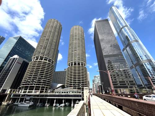 300 N State Unit 5225, Chicago, IL 60654