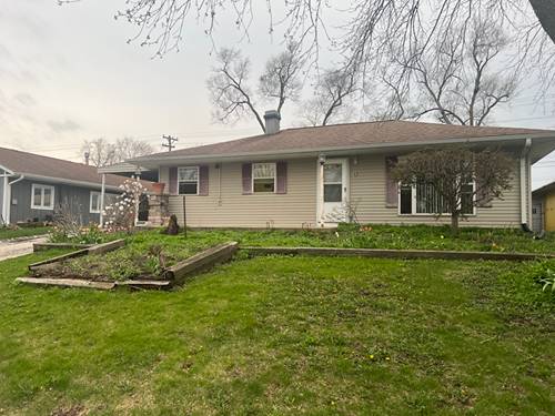 12 Evergreen, Carpentersville, IL 60110