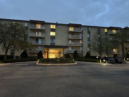 110 W Butterfield Unit 402S, Elmhurst, IL 60126