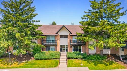 7A Kingery Quarter Unit 201, Willowbrook, IL 60527
