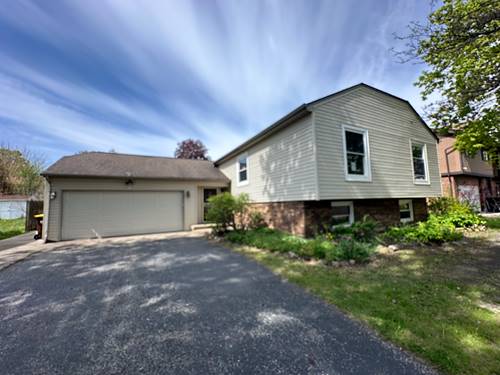 863 Pleasant, Woodstock, IL 60098