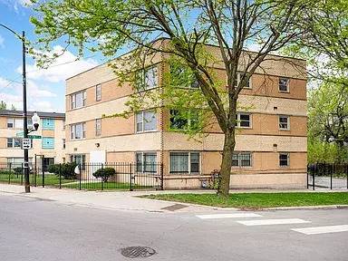 7800 S Exchange, Chicago, IL 60649