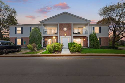 987 Golf Course Unit 8, Crystal Lake, IL 60014