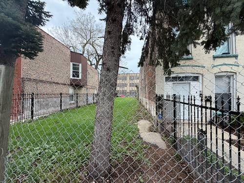 425 N Lawndale, Chicago, IL 60624