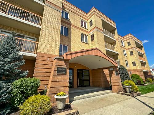 4700 N Harlem Unit 306, Harwood Heights, IL 60706