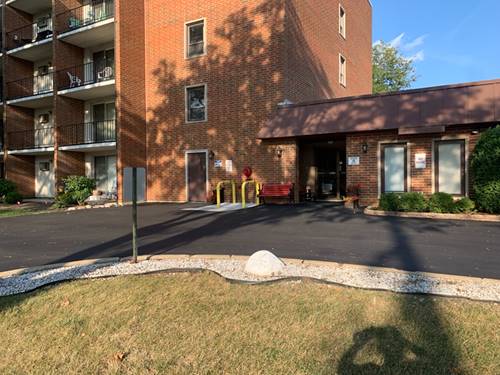 255 S West Unit 403, Elmhurst, IL 60126