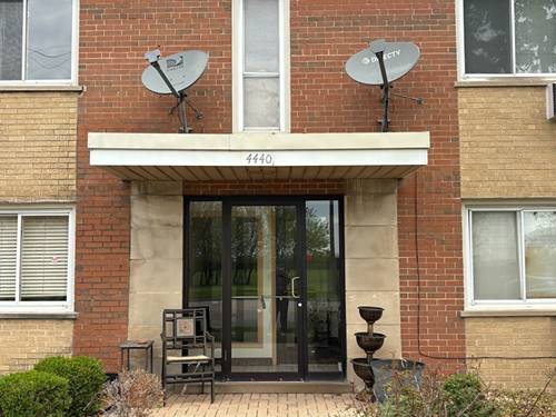 4440 W 111th Unit 16, Oak Lawn, IL 60453