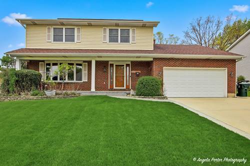 664 Longview, Antioch, IL 60002