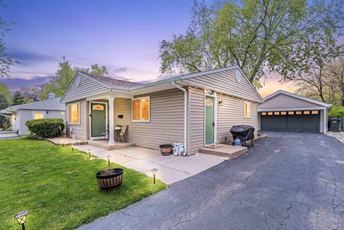 52 Sparrow, Carpentersville, IL 60110