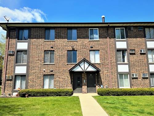 13 Crestview Unit 12, Vernon Hills, IL 60061