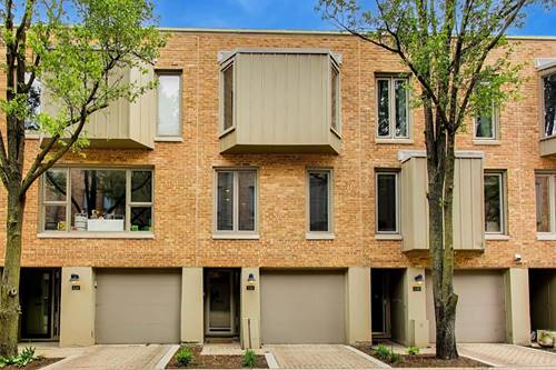 132 Frank Lloyd Wright, Oak Park, IL 60302