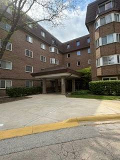 220 S Roselle Unit 224, Schaumburg, IL 60193