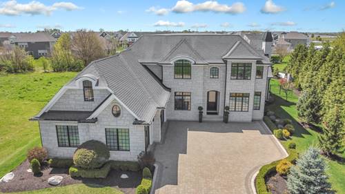 3761 Wintergreen, Algonquin, IL 60102