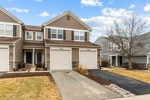 732 Woodewind Unit 732, Naperville, IL 60563
