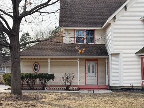 745 Regina Unit 745, Woodstock, IL 60098