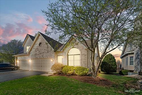 574 Sudbury, Oswego, IL 60543