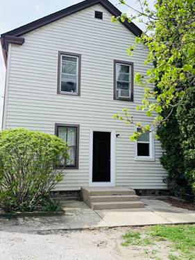 416 Clay Unit 2, Woodstock, IL 60098