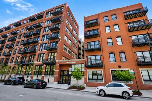 226 N Clinton Unit 721, Chicago, IL 60661
