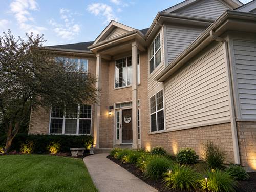 627 Mansfield, Oswego, IL 60543