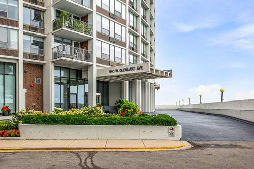 940 W Glenlake Unit 34D, Chicago, IL 60660