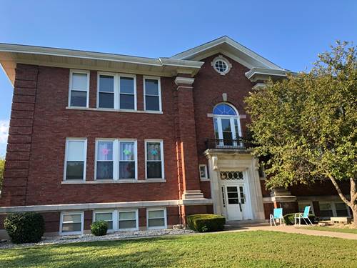 730 N Seminary Unit 2A, Woodstock, IL 60098