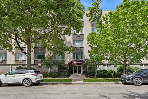 201 S Maple Unit 106, Oak Park, IL 60302