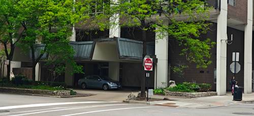 201 E Chestnut Unit 17C, Chicago, IL 60611