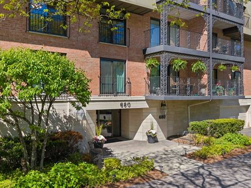 680 Green Bay Unit 306, Winnetka, IL 60093