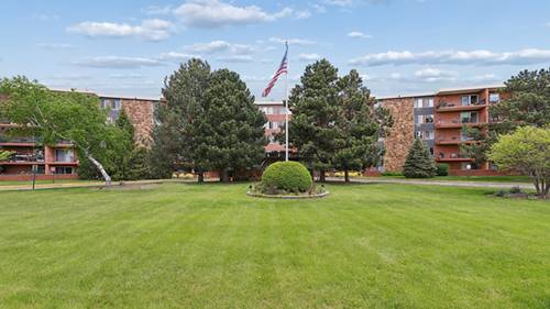 18 E Old Willow Unit 504N, Prospect Heights, IL 60070