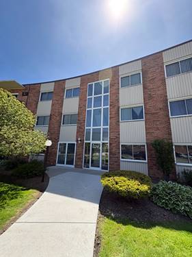 9717 S Keeler Unit 110, Oak Lawn, IL 60453