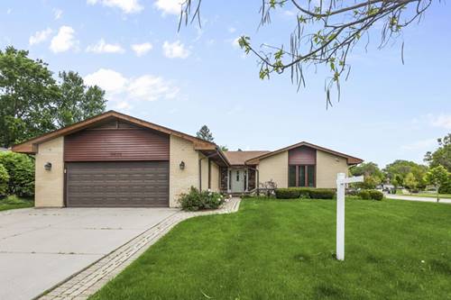 2653 N Bradford, Arlington Heights, IL 60004