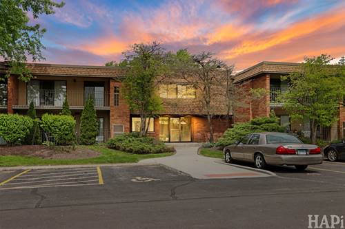 70 Old Oak Unit 124, Buffalo Grove, IL 60089