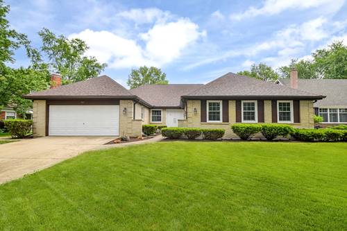 541 Williamsburg, Glen Ellyn, IL 60137