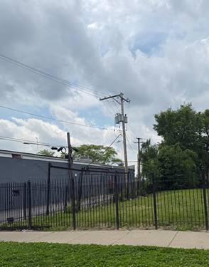4415 W Congress, Chicago, IL 60624