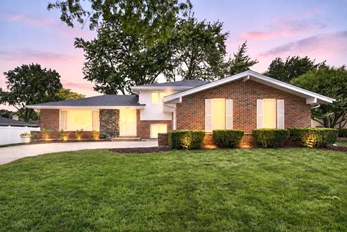 8632 Clifford, Darien, IL 60561
