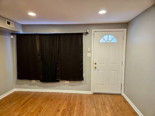 7011 S East End Unit A, Chicago, IL 60649