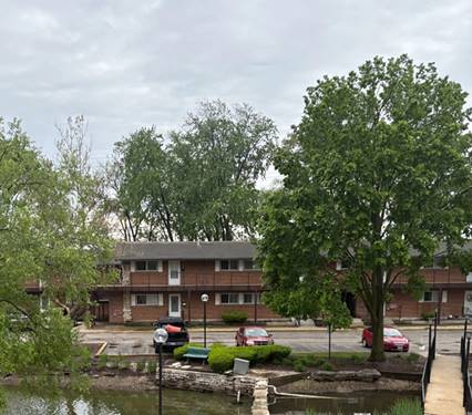1840 W Hatherleigh Unit 2D, Mount Prospect, IL 60056