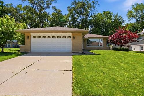 1432 Schramm, Westmont, IL 60559