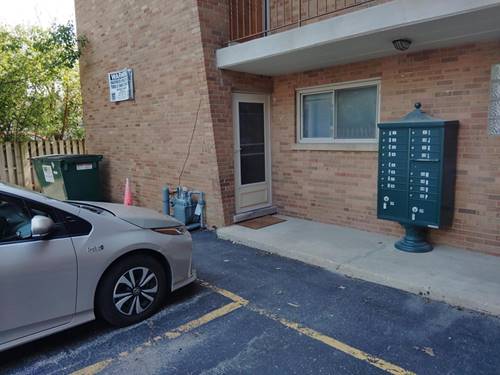16 N Garfield Unit 2A, Lombard, IL 60148