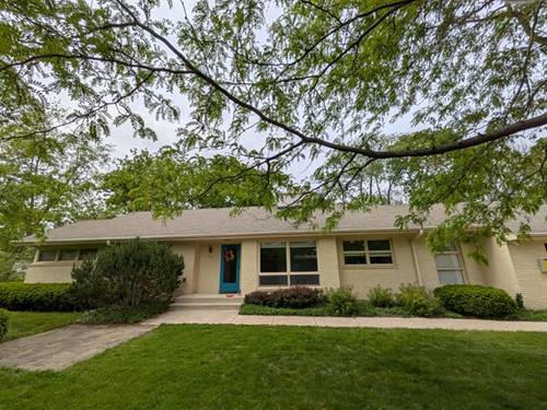 521 College, Dekalb, IL 60115