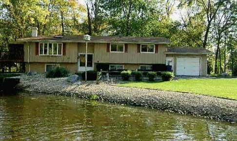 41511 N Country Club, Antioch, IL 60002