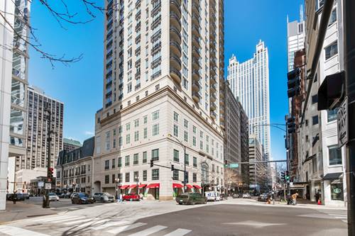 10 E Delaware Unit 25B, Chicago, IL 60611