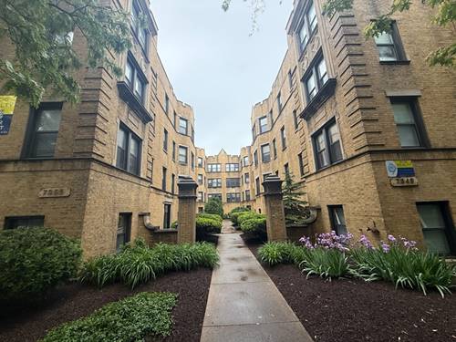 7351 N Damen Unit 18, Chicago, IL 60645